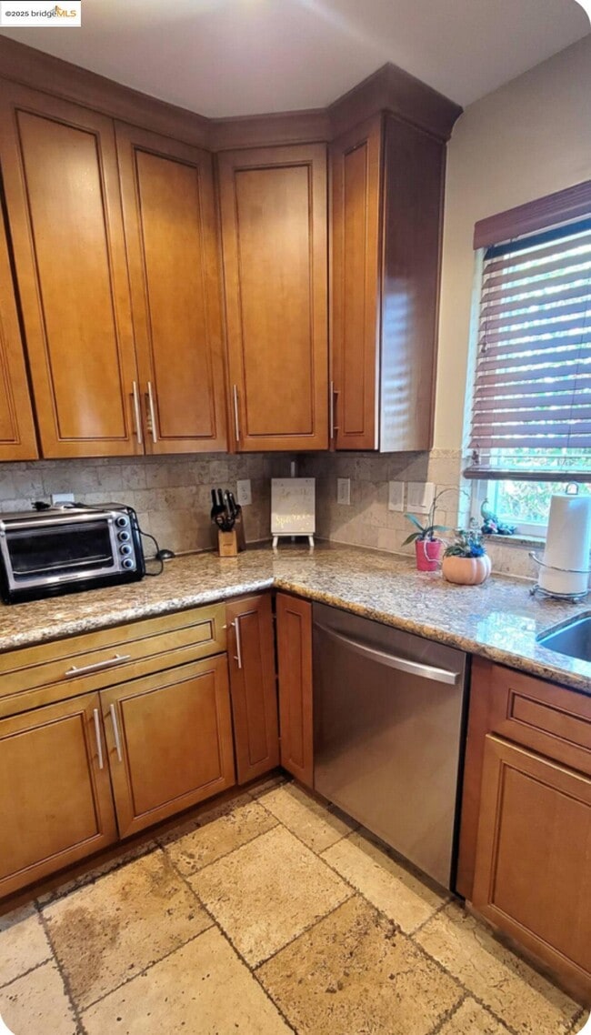 Photo - 640 Myrtle Ave