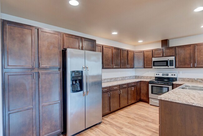 Photo - Conveniently Located 3 Bedroom Townhouse