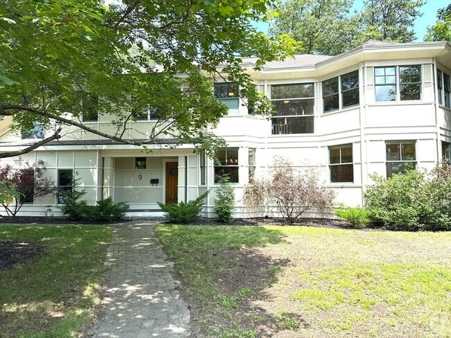 Building Photo - 9 Sunny Knoll Terrace Rental