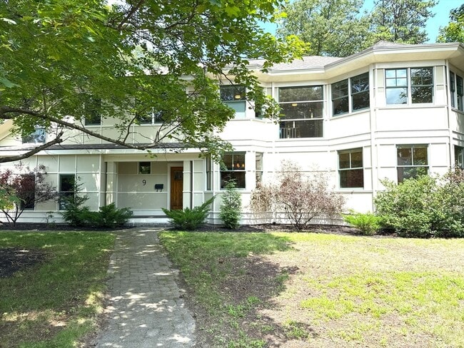 Building Photo - 9 Sunny Knoll Terrace Rental