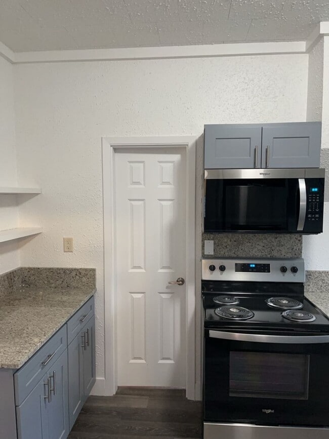 Photo - 3 Bedroom Home for Rent, New kitchen, windows, flooring, and lights!