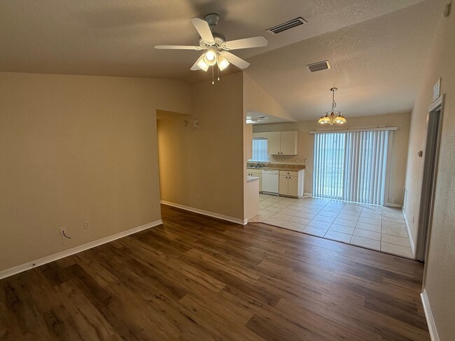 Photo - 2 Bedroom/2 Bathroom Apartment