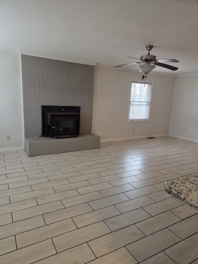 Photo - 408 Clifton St