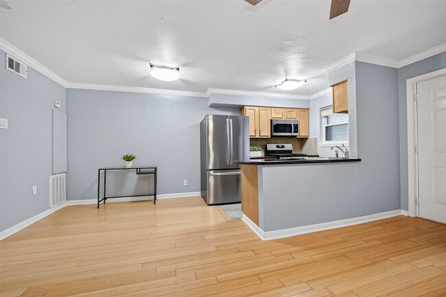 Photo - 1404 Welch St Unit 7