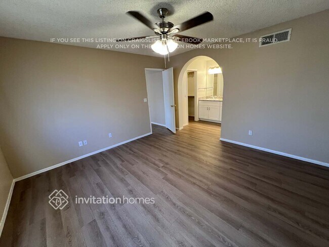 Photo - 2210 W Utopia Rd