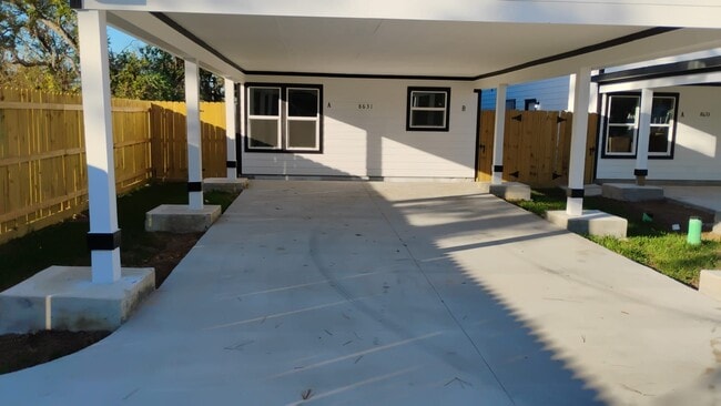 Photo - Brand new unit 3 bedrooms, 2.5 baths with carpod, private backyard with hi fences.