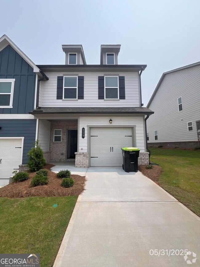 Building Photo - 229 Kenoot Dr Rental