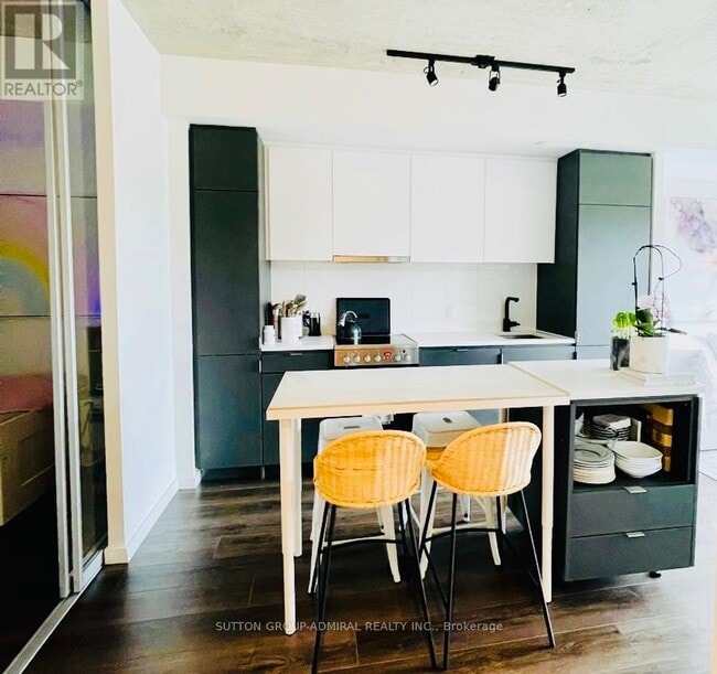 Photo - 7 Smith Crescent Unit 323