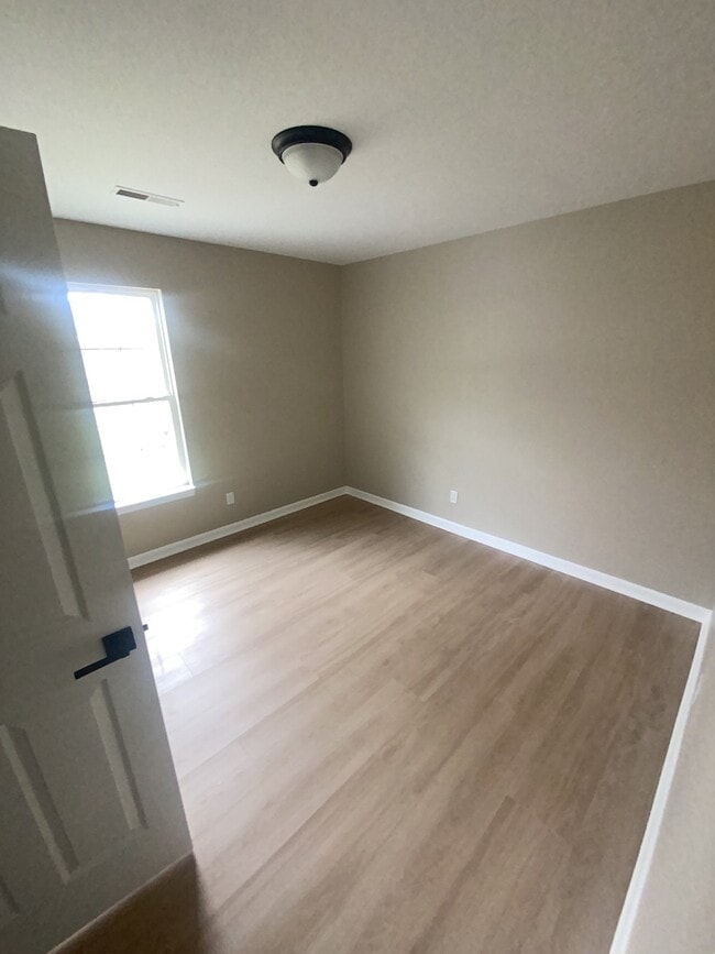 Photo - 3329D Moorewood Dr