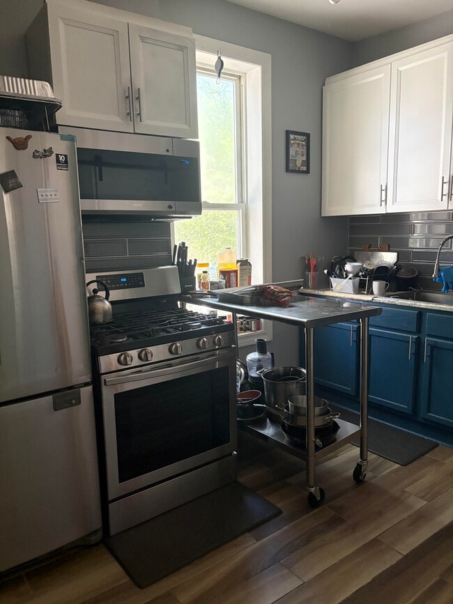 Kitchen- Stainless Appliances - 1658 N Monticello Ave Unit 2