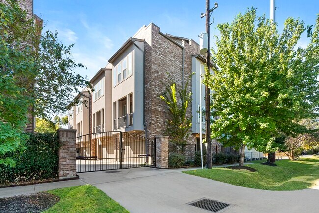 Photo - 1925 Shearn St