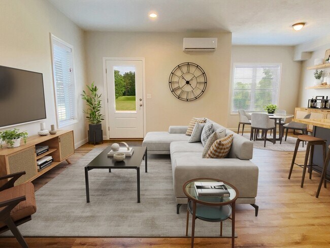 Photo - 5 Eagle Brook Blvd