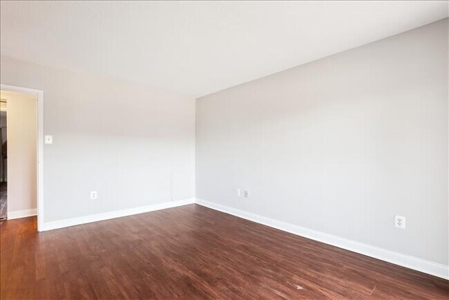 Photo - 1300 Army Navy Dr Unit 225