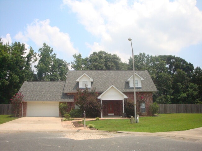Building Photo - 170 Zoe Dr
