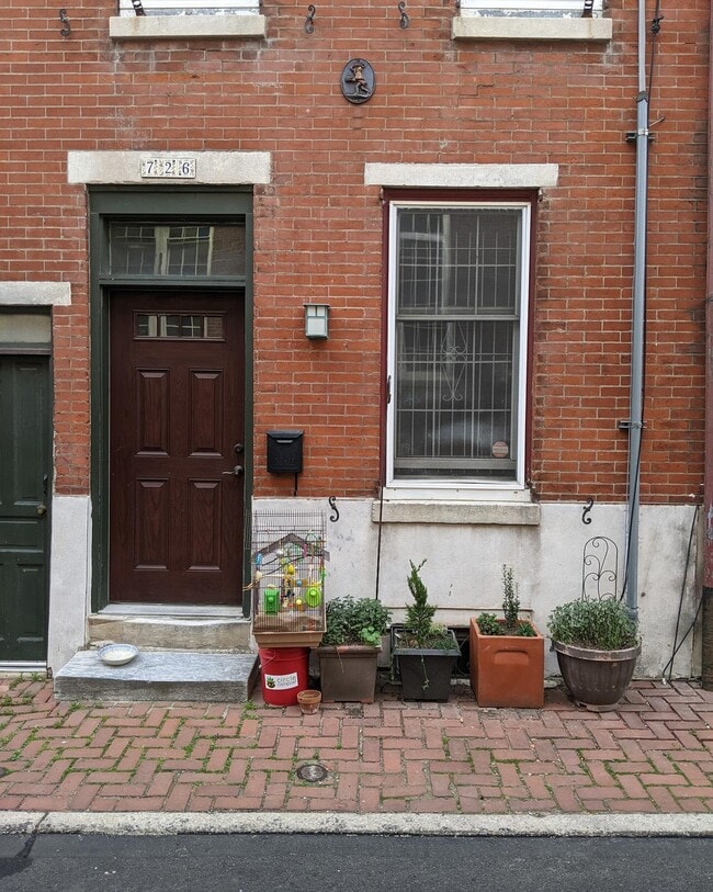 Front door view - 726 N Bodine St House