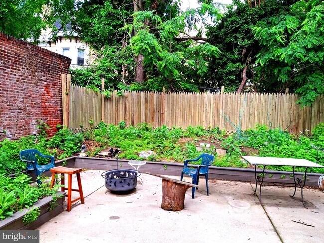 Photo - 317 N 33rd St Unit 1
