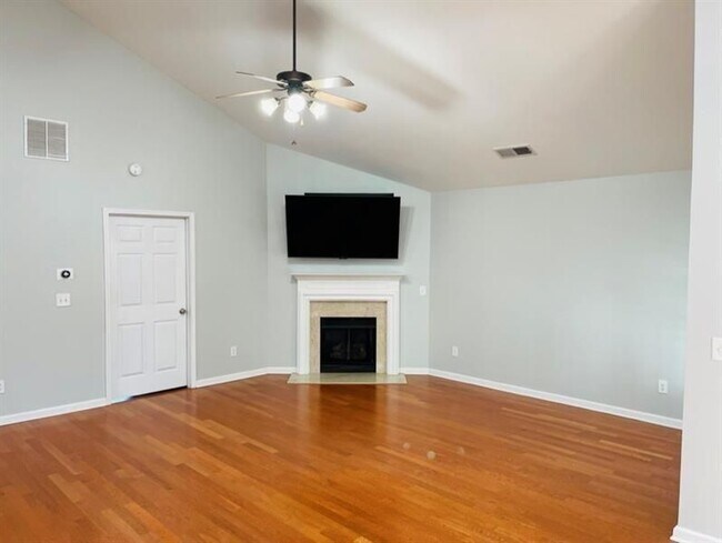 Photo - 2335 Gateview Ct