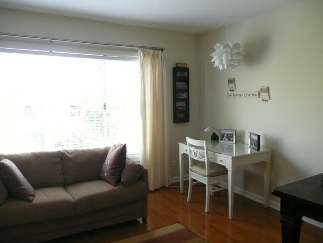 Building Photo - 425 Idaho Ave Unit 8 Rental