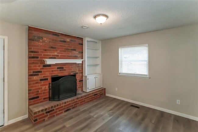 Photo - 916 Clear Creek