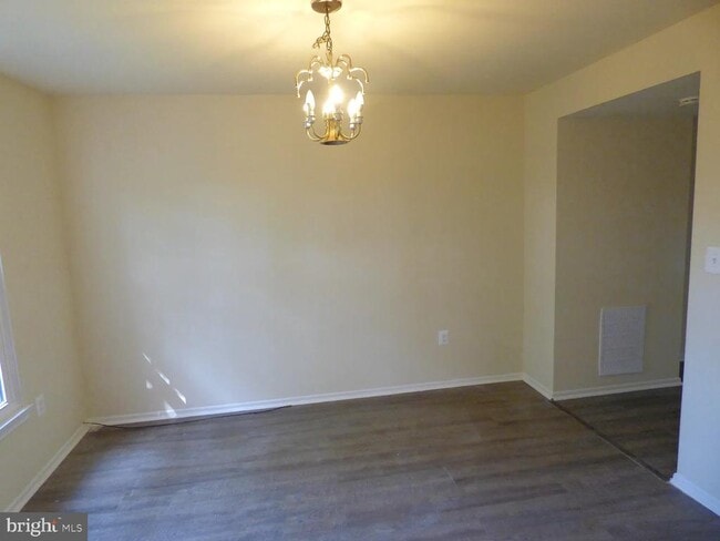 Photo - 802 Ivy League Ln