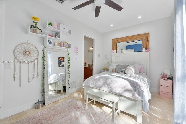 Photo - 3266 NE 15th St