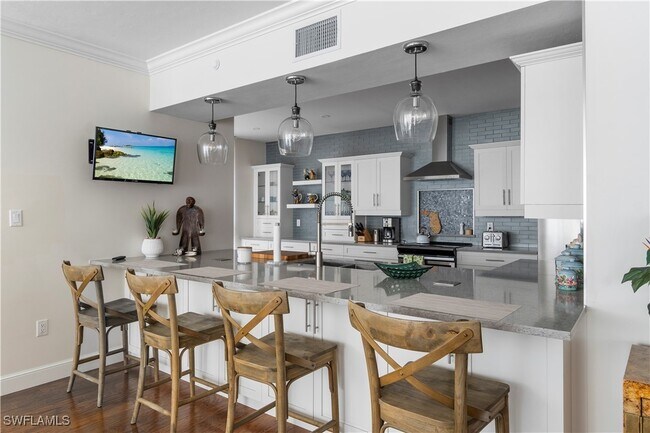Building Photo - 4031 Gulf Shore Blvd N Unit 25 Rental