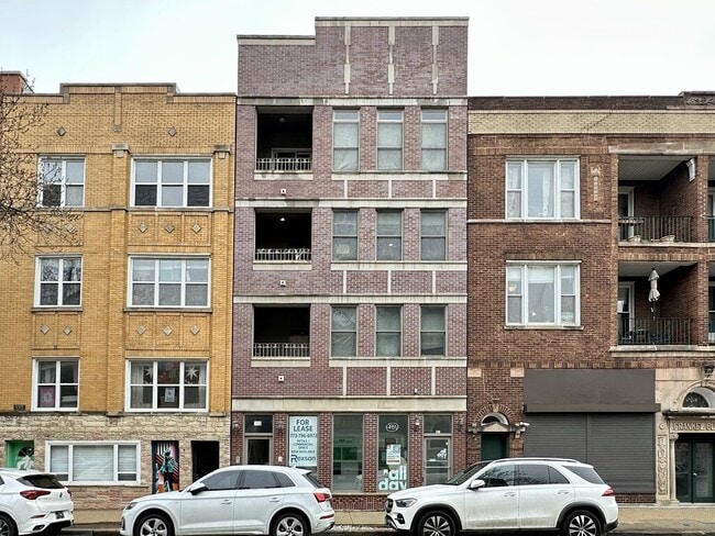 Building Photo - 907 N Damen Ave Unit 3C