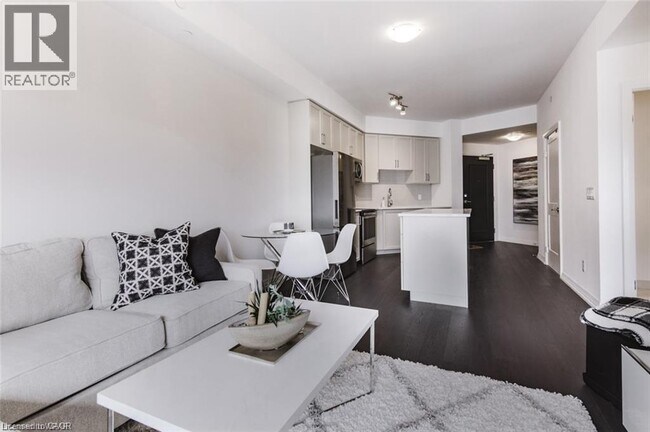 Photo - 155 Caroline St S Unité 1710