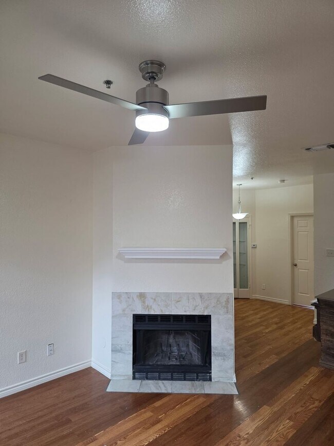 Photo - Spacious 2 bedroom-2 bath -Condo