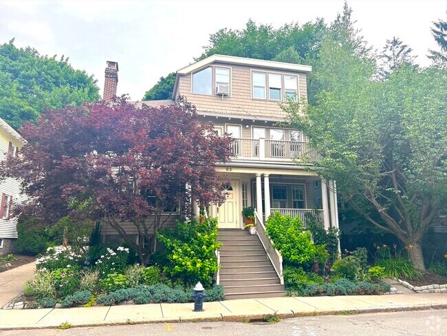 Building Photo - 82 Stearns Rd Unit 2 Rental