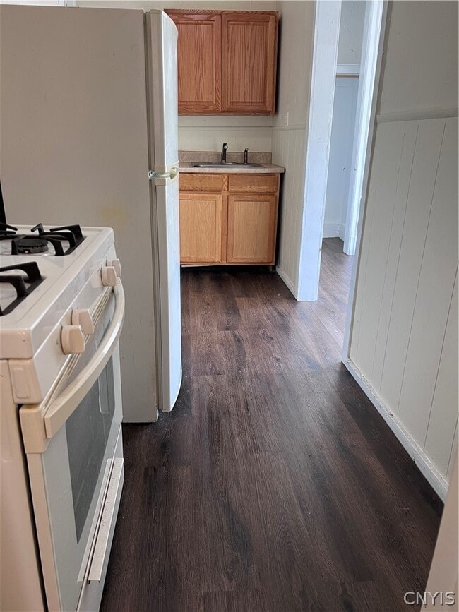 Photo - 146 E 2nd St