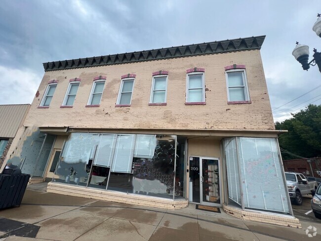 Building Photo - Historic Loft apartment Unit 2F