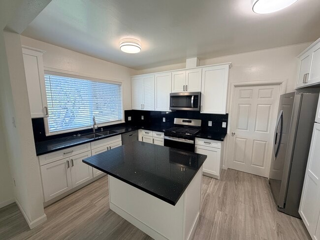 Photo - 394 N Livermore Ave Unit 394North Livermore