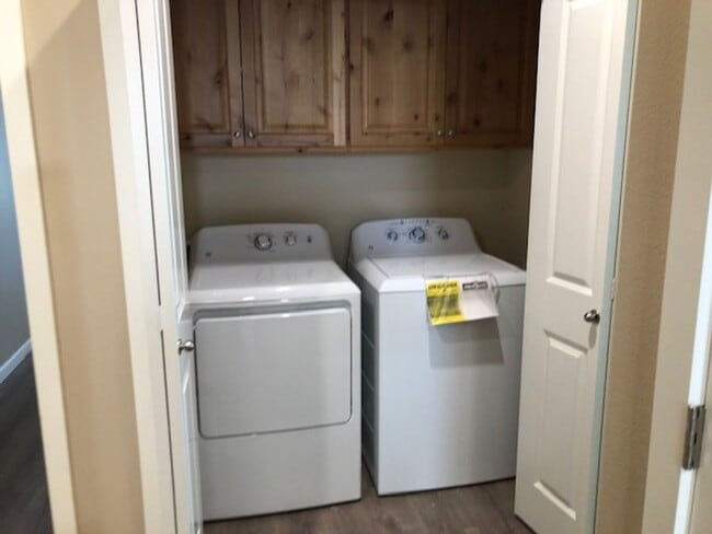 Photo - On cul de sac