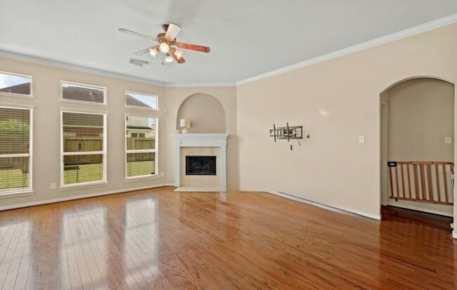 Building Photo - 3106 Valley Ct