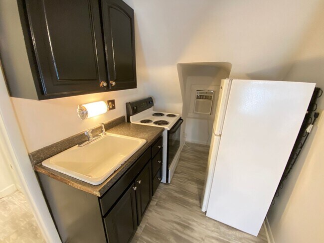 Photo - 329 W 8th Ave Unit 3