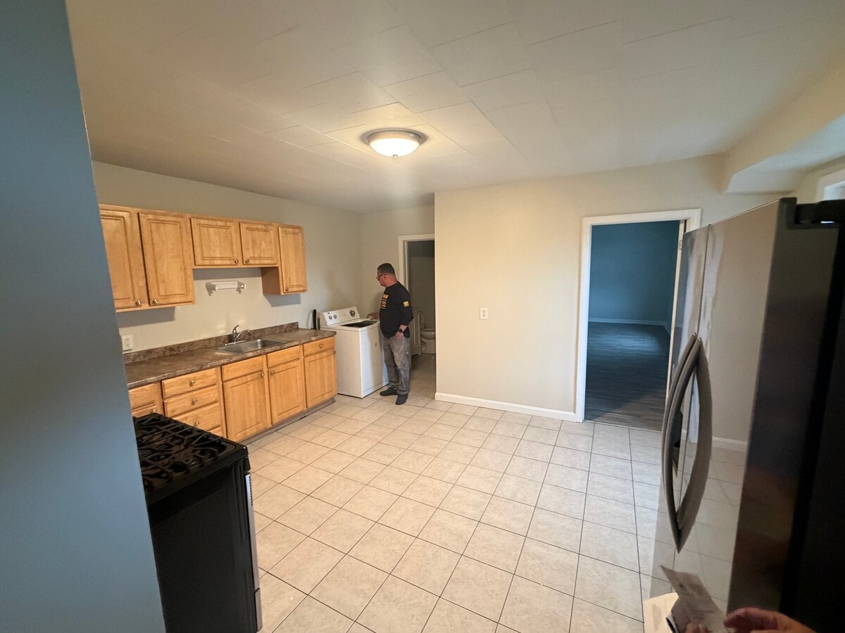 Photo - 72-70 172 Chestnut St Unit 72-3