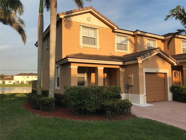 Photo - 957 NE 42nd Ave Townhome