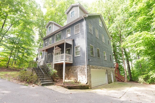 Photo - Spacious 3100 sq ft 3 bedroom 2.5 bath home on over 1.5 acres in Oak Ridge NC w/2 car garage
