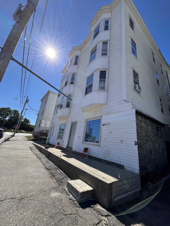 Building Photo - 205 Cumberland St Unit 2R