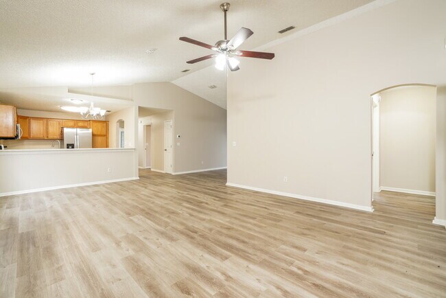 Photo - 1928 Hunters Trace Cir