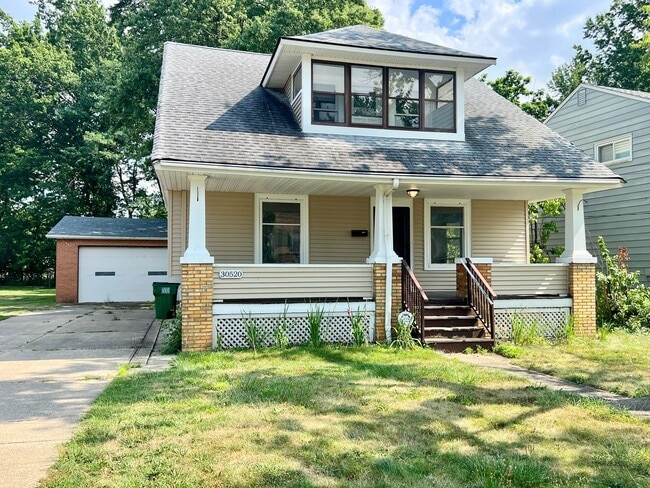 Building Photo - 4 Bedrooms 2 full Bath for rent Rental