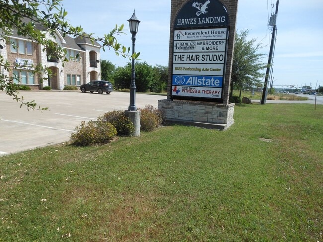 Building Photo - 2 Bedroom 1 Bath Apartment (40% 1st Month ... Unit Apt K