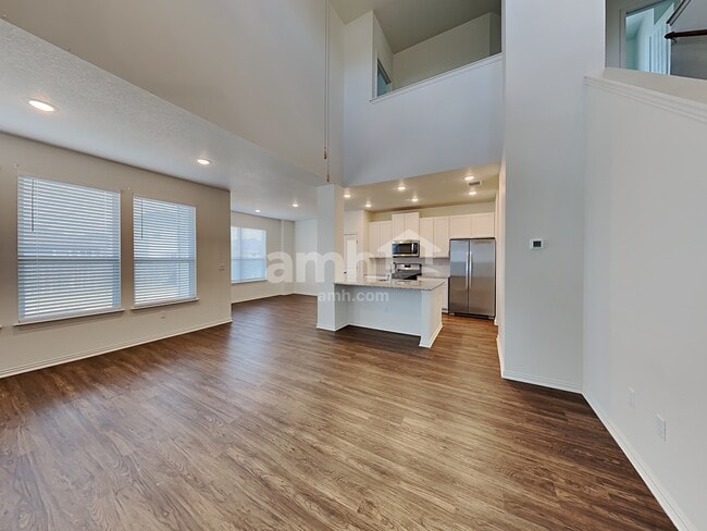 Photo - 2718 Brogan Crk