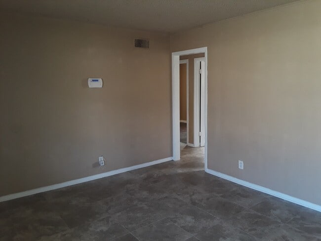 Photo - Spacious 4 Bedroom House