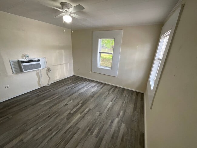 Photo - Sweet 1/1 Cottage at Hill Loop in Bonifay with Water/Sewer, Garbage, & Lawn Maintenance Included