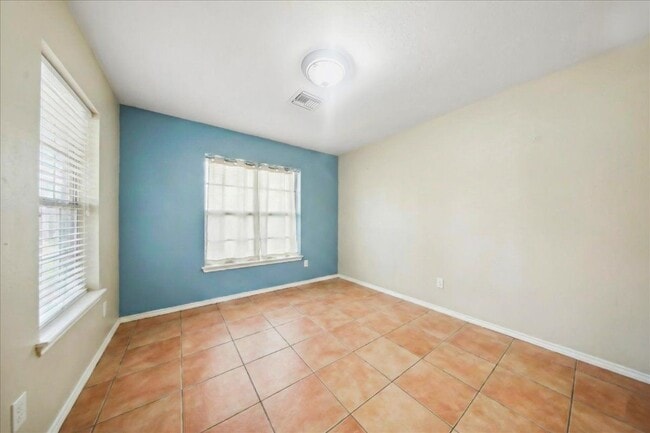 Photo - 3080 Linwood Ave Unit One