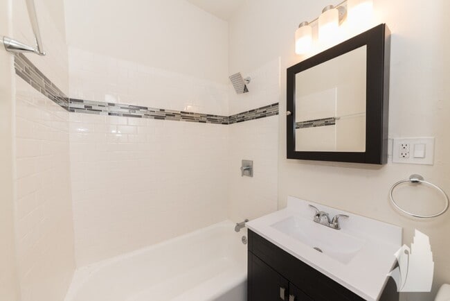 2905 N Mildred Unit 2907-1