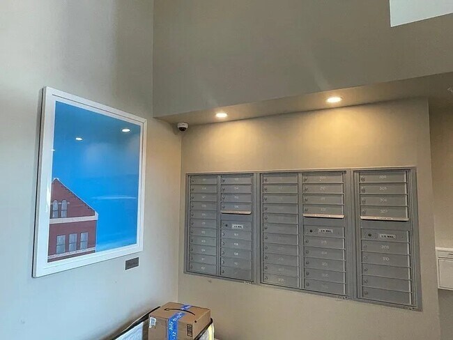 Photo - 1022 Hancock St Unit 111