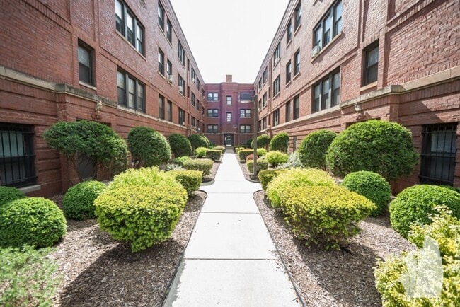 Photo - 5736 N Winthrop Ave Condo Unit 36-313